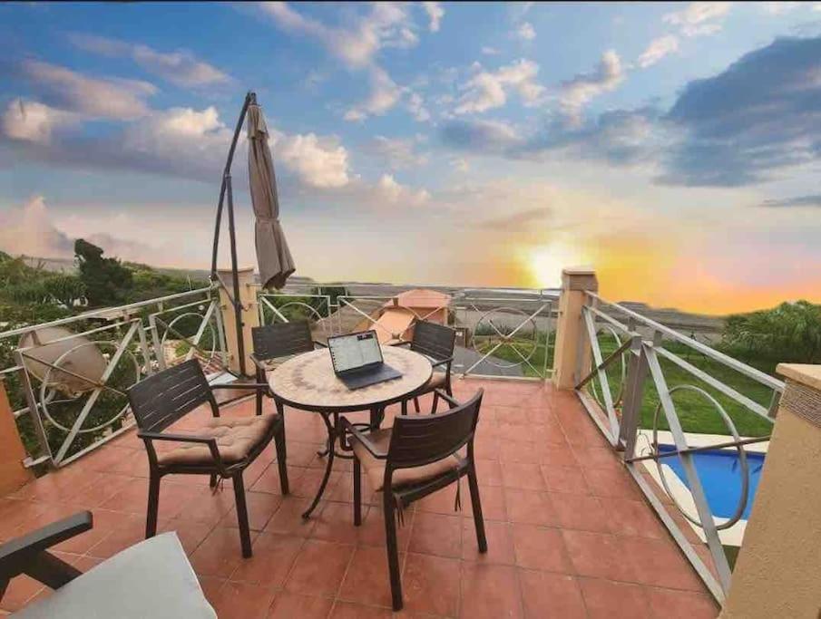 Exclusive Beachfront Penthouse Almayate Alto Eksteriør billede