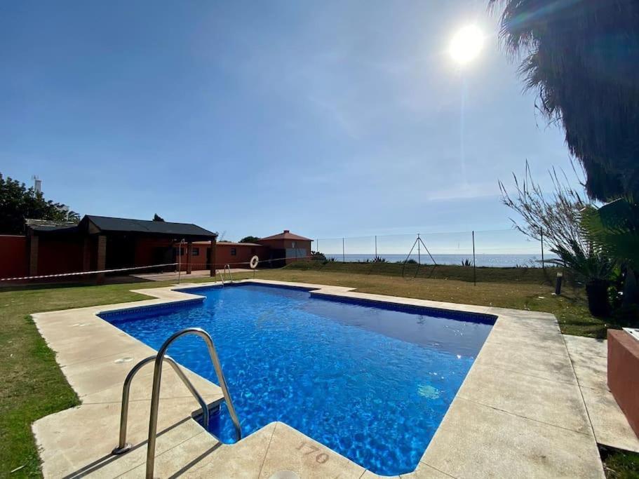 Exclusive Beachfront Penthouse Almayate Alto Eksteriør billede