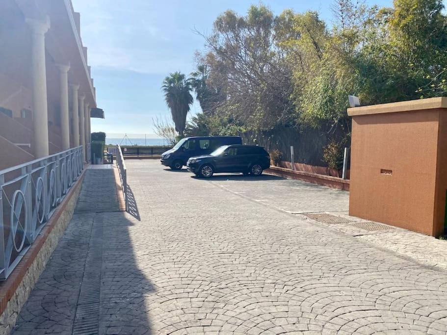 Exclusive Beachfront Penthouse Almayate Alto Eksteriør billede