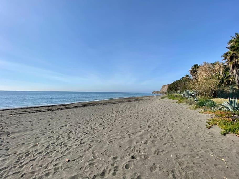 Exclusive Beachfront Penthouse Almayate Alto Eksteriør billede